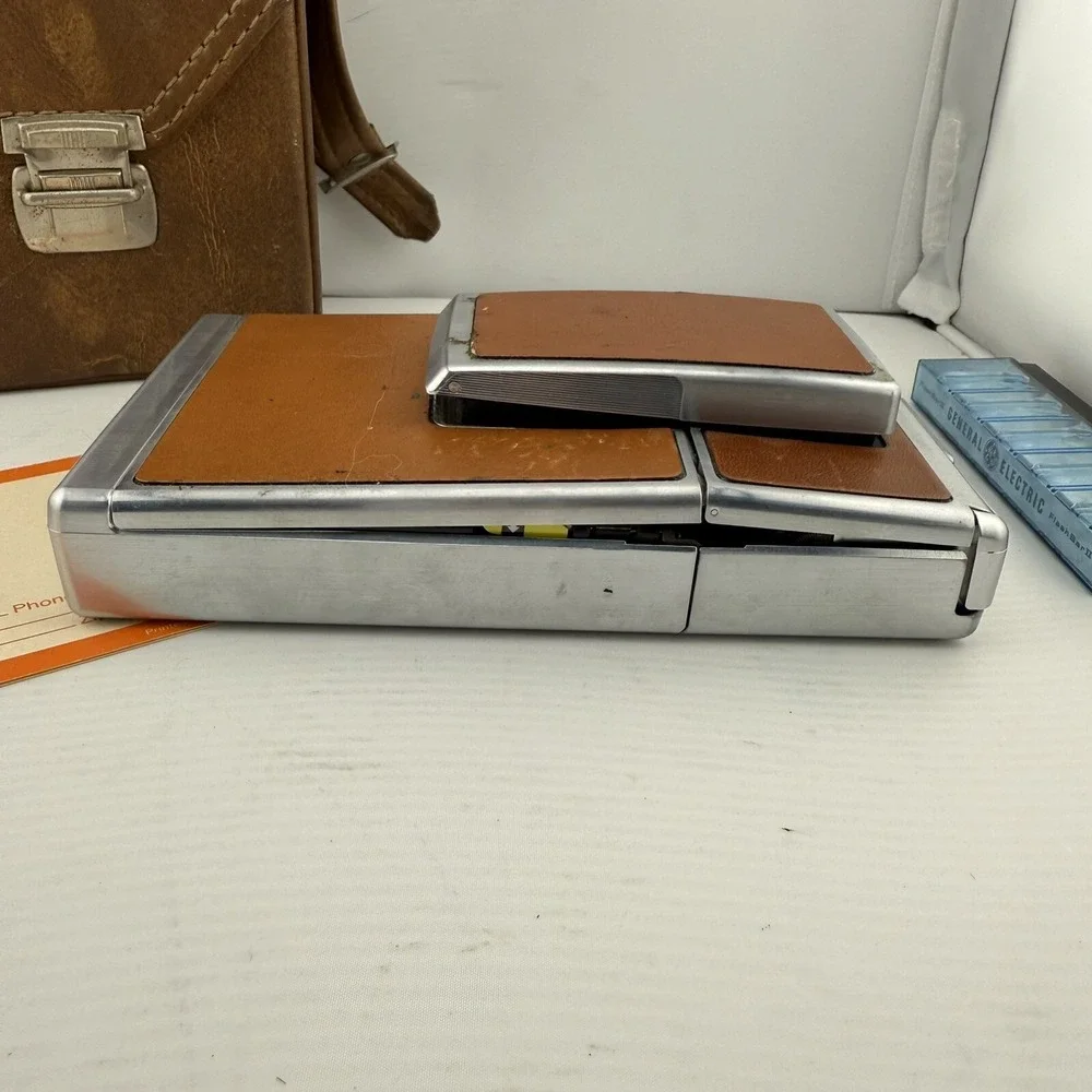 Vintage Polaroid SX-70 Land Camera Leather Folding Instant Film Case Flash Untes